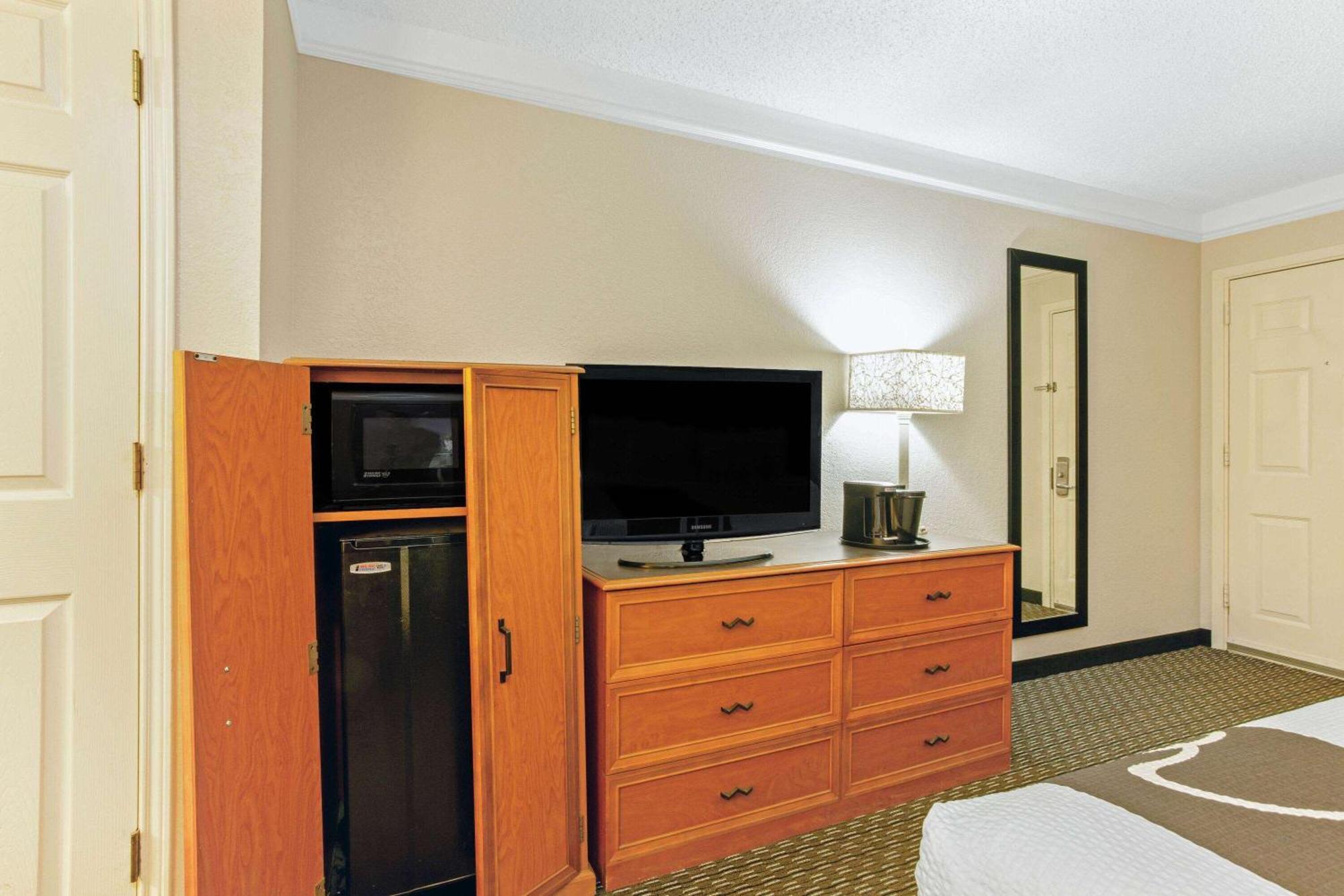 La Quinta Inn By Wyndham And Conference Center San Angelo Exterior photo